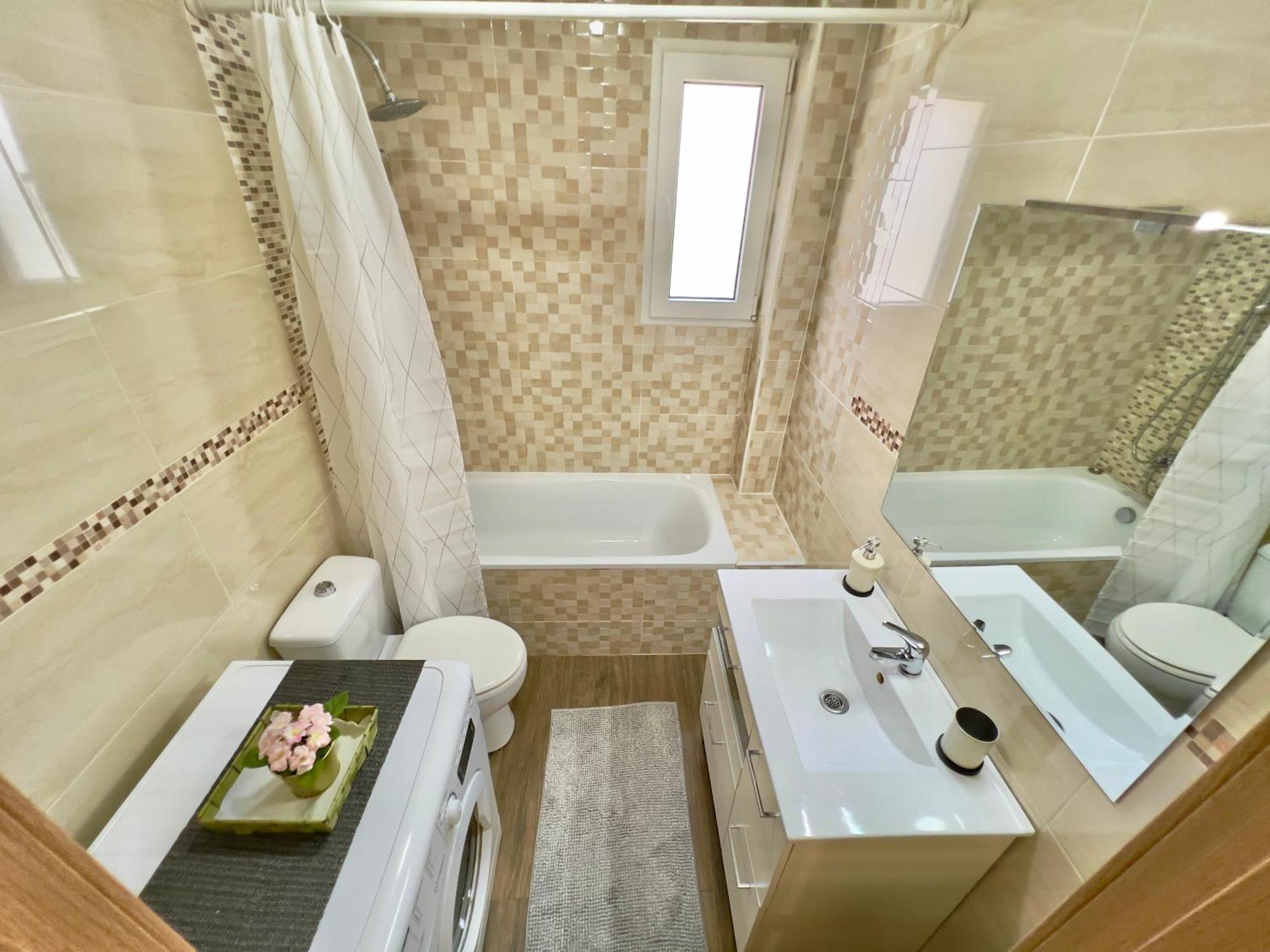 Cozy Apartment In Valencia! Wi-Fi ! ภายนอก รูปภาพ