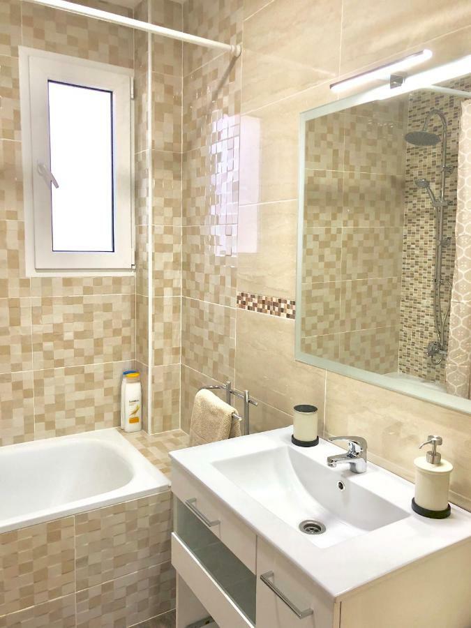 Cozy Apartment In Valencia! Wi-Fi ! ภายนอก รูปภาพ